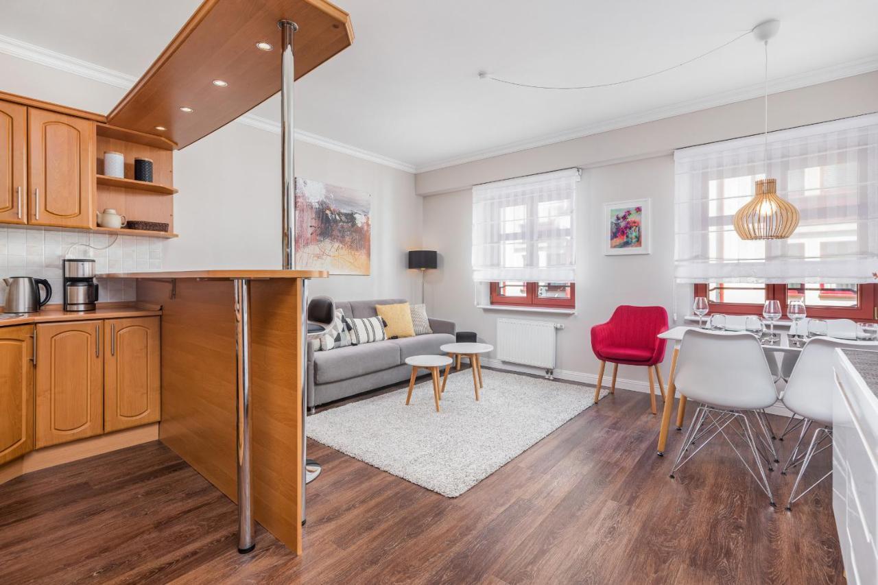 Modern Apartment With Balcony In Swinoujscie Center By Noclegi Renters エクステリア 写真